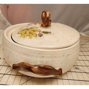 #7600 VTG Metlox Poppytrail Woodland Covered Serving Bowl